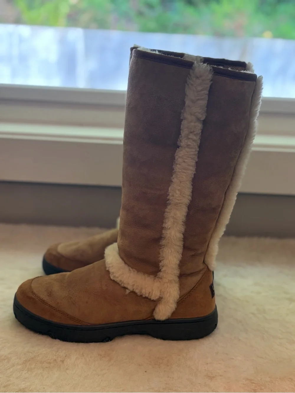 Rare size! Women’s Tall Sunburst UGG Boot